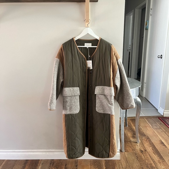 NWT- The Amente quilted coat size m/l - Picture 12 of 12